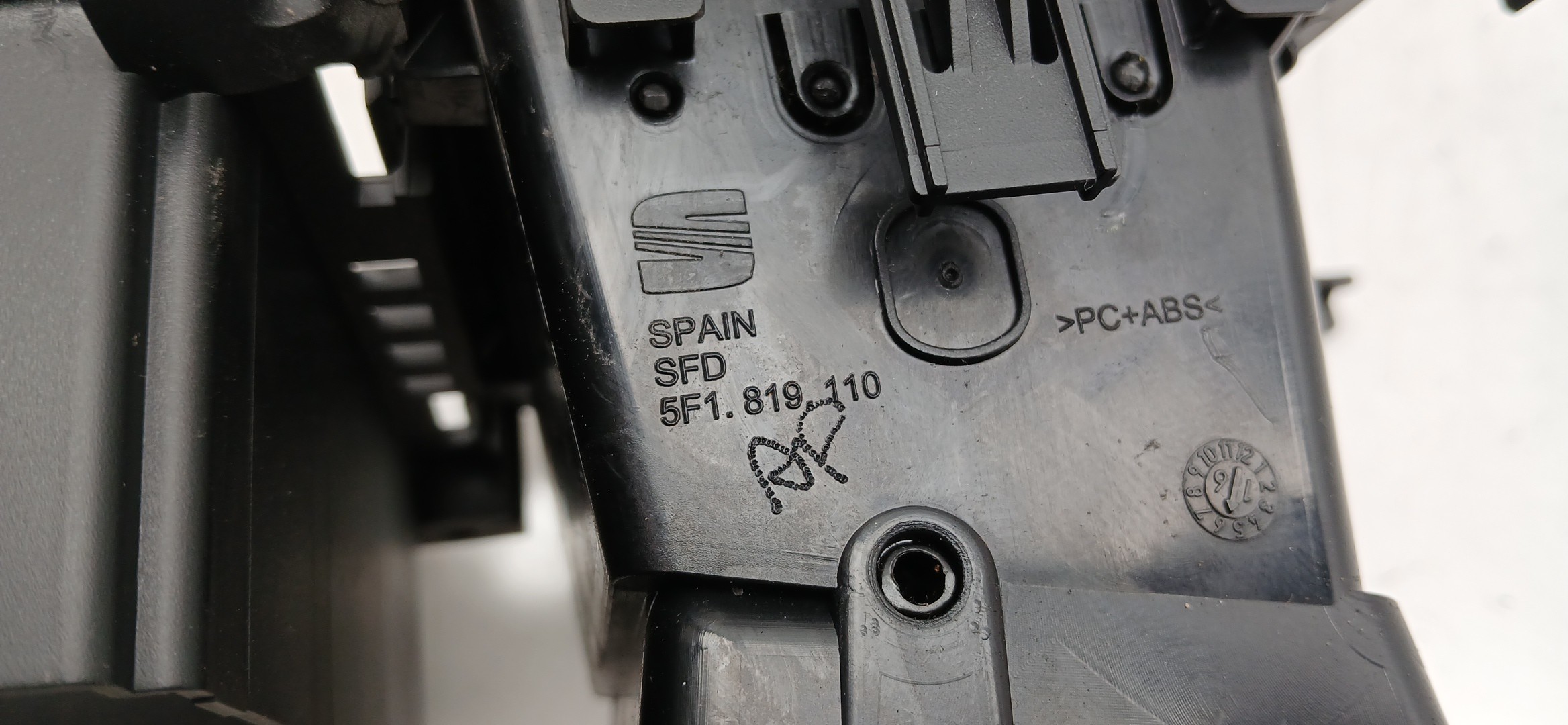 Diffuser / air vent SEAT Leon ST (5F8) Imagem-3