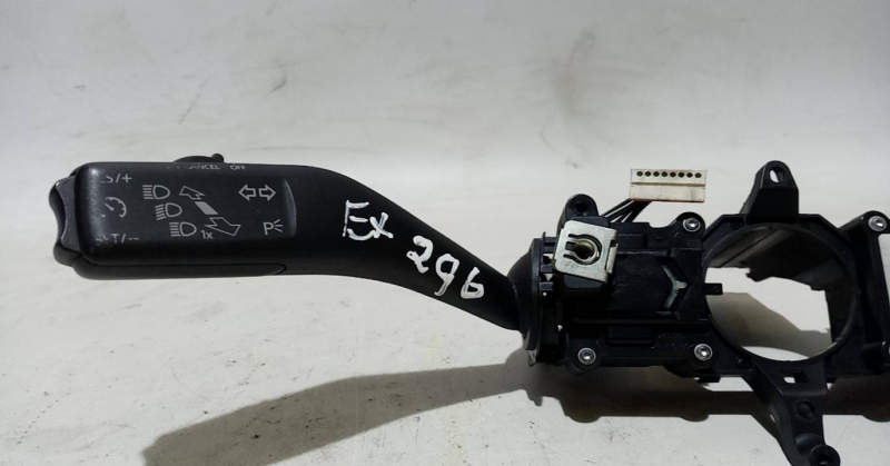 Mando de luces y limpia parabrisas SKODA Octavia II Hatchback (1Z3) Imagem-1