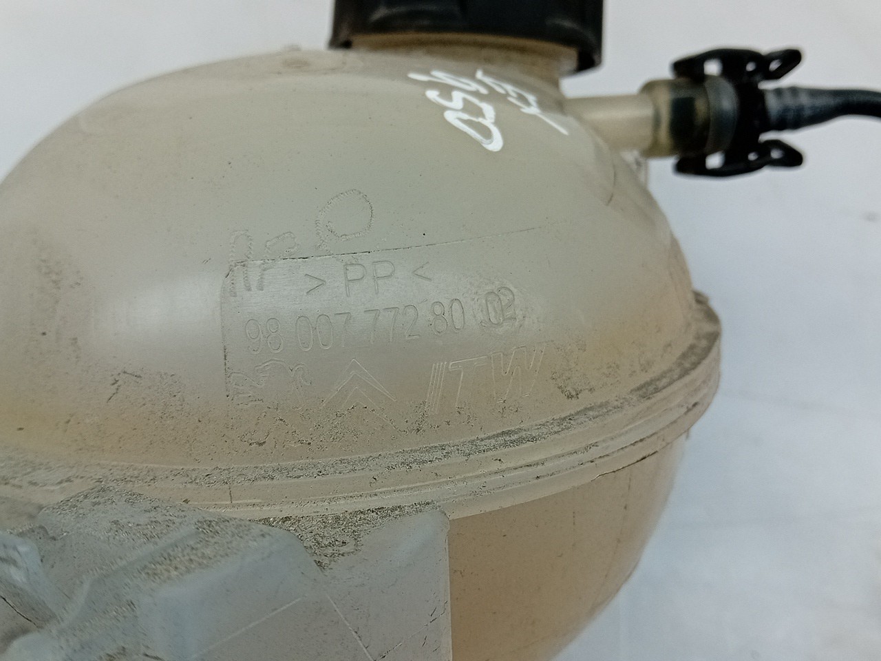 Coolant reservoir CITROËN C3 III (SX) Imagem-2