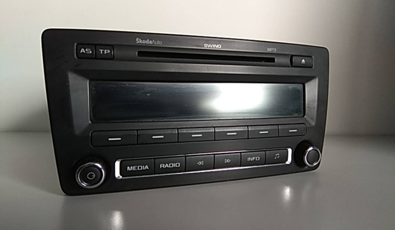 Rádio / auto-rádio SKODA Octavia II Hatchback (1Z3) Imagem-1