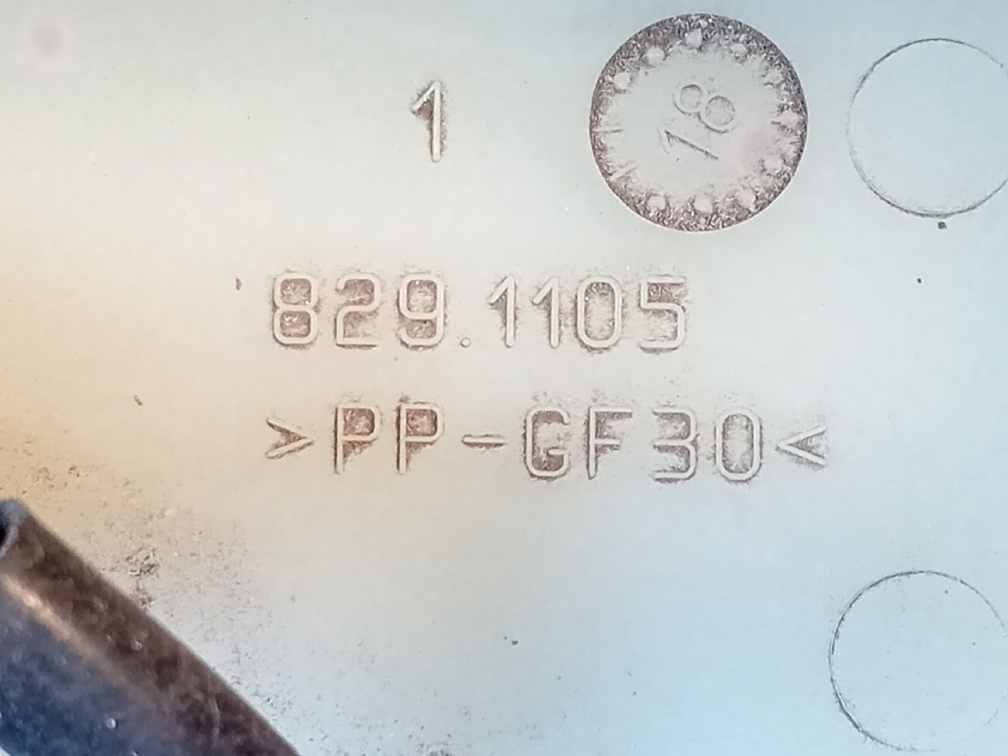 Coolant reservoir PEUGEOT 108 Imagem-1