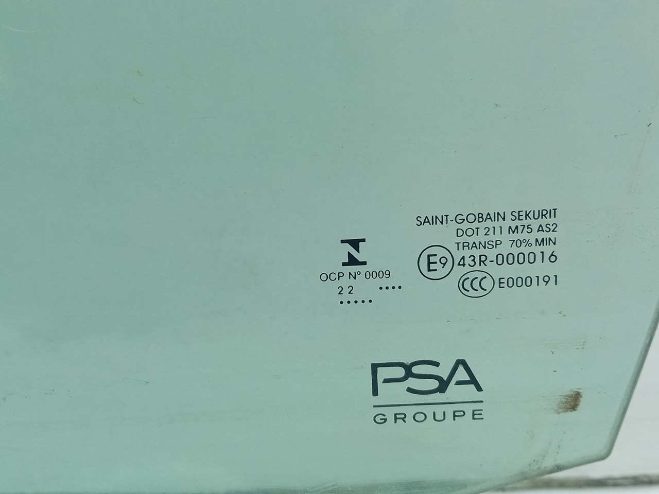 Vidro porta frente esquerda CITROËN C4 III Imagem-1
