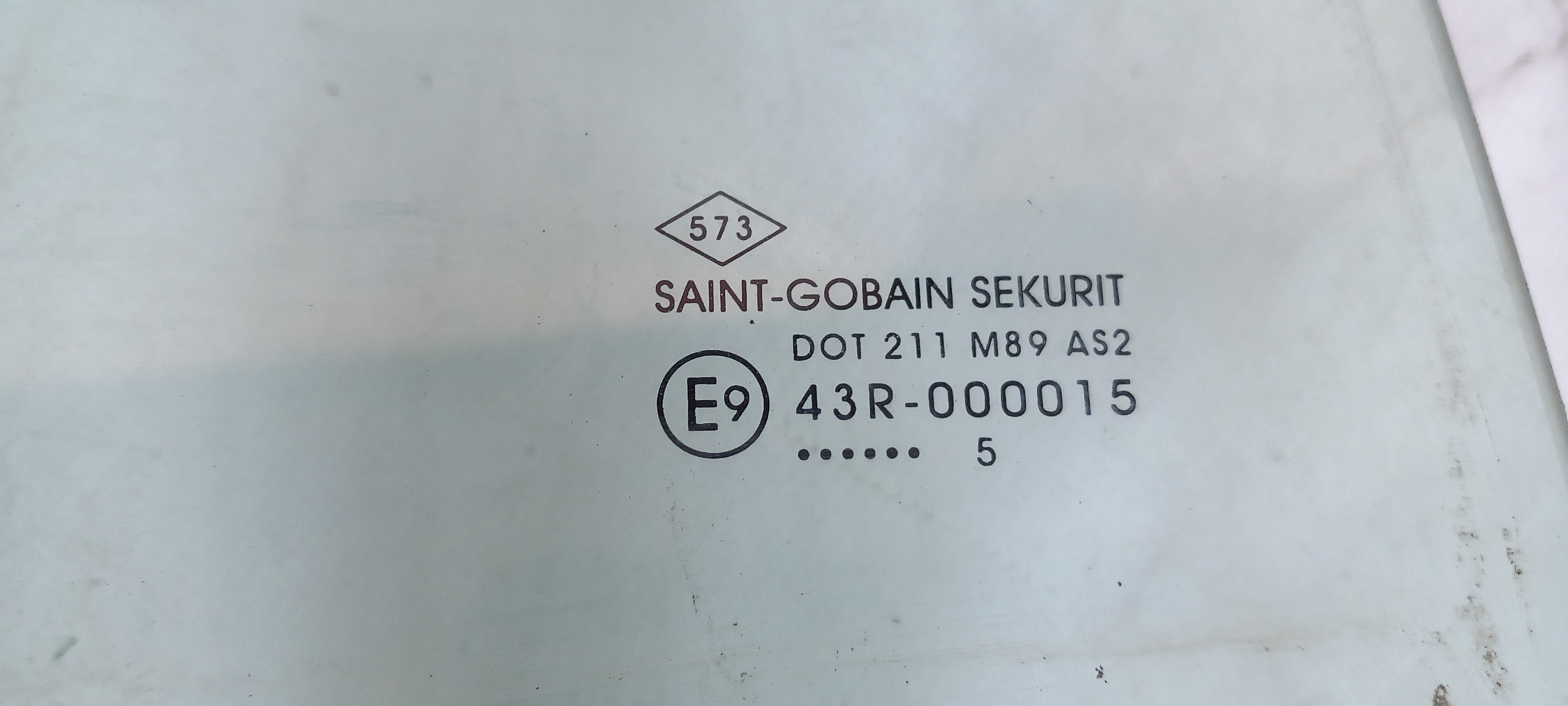 Right rear door glass DACIA Sandero II (5S_) Imagem-1