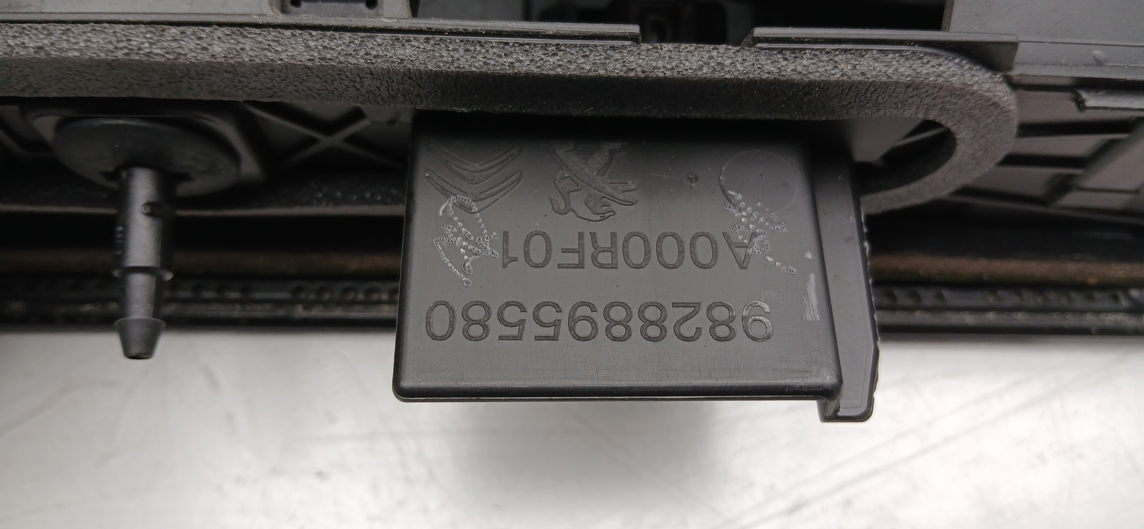 Spoiler / aileron da tampa da mala PEUGEOT 208 II Imagem-3