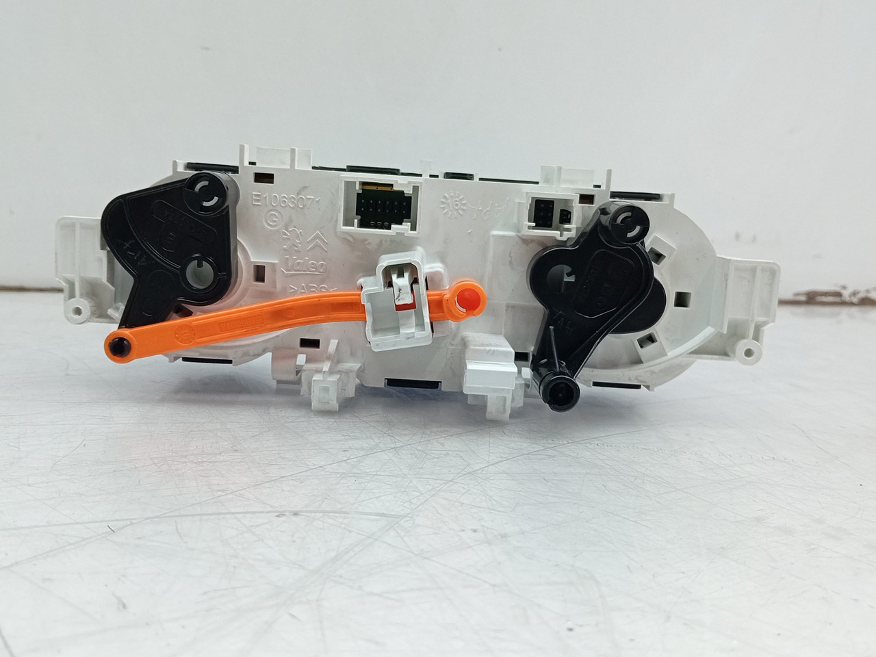 AC switch PEUGEOT 208 Imagem-1