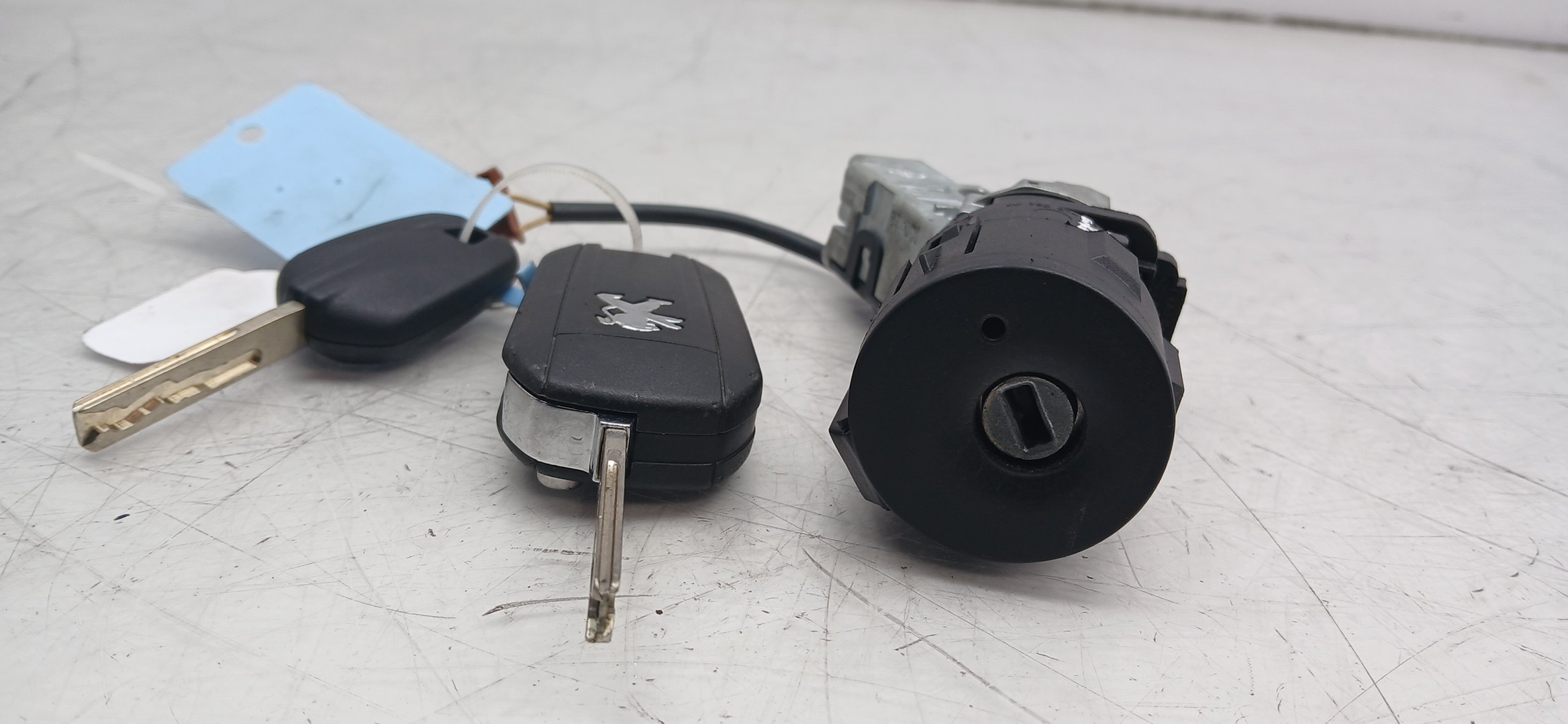 Ignition barrel PEUGEOT 208 Imagem-1