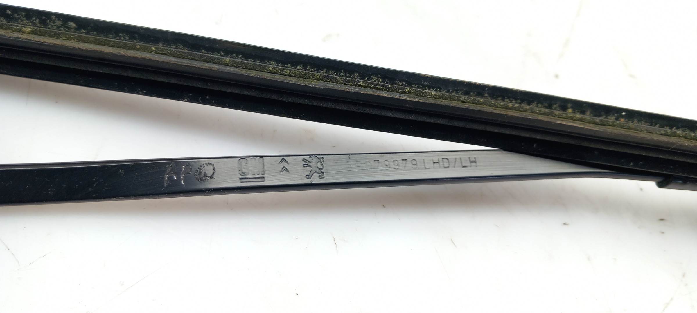 Windscreen wiper arm Left front CITROËN C3 Aircross II (2R_, 2C_) Imagem-2