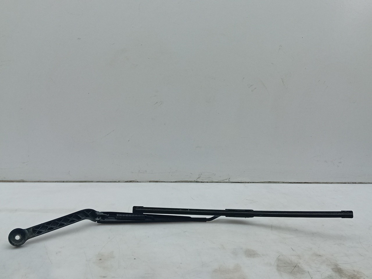 Brazo de limpiaparabrisas delantero izquierdo BMW X5 (F15, F85) Imagem-1
