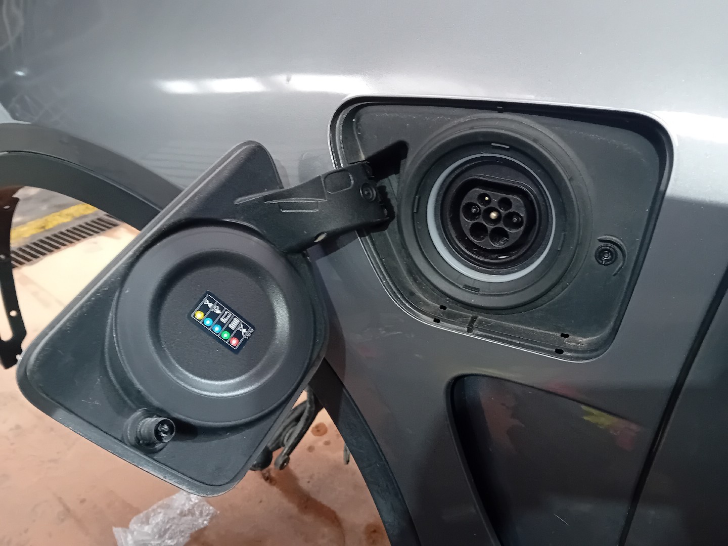 Tapa batería BMW X5 (F15, F85) Imagem-1