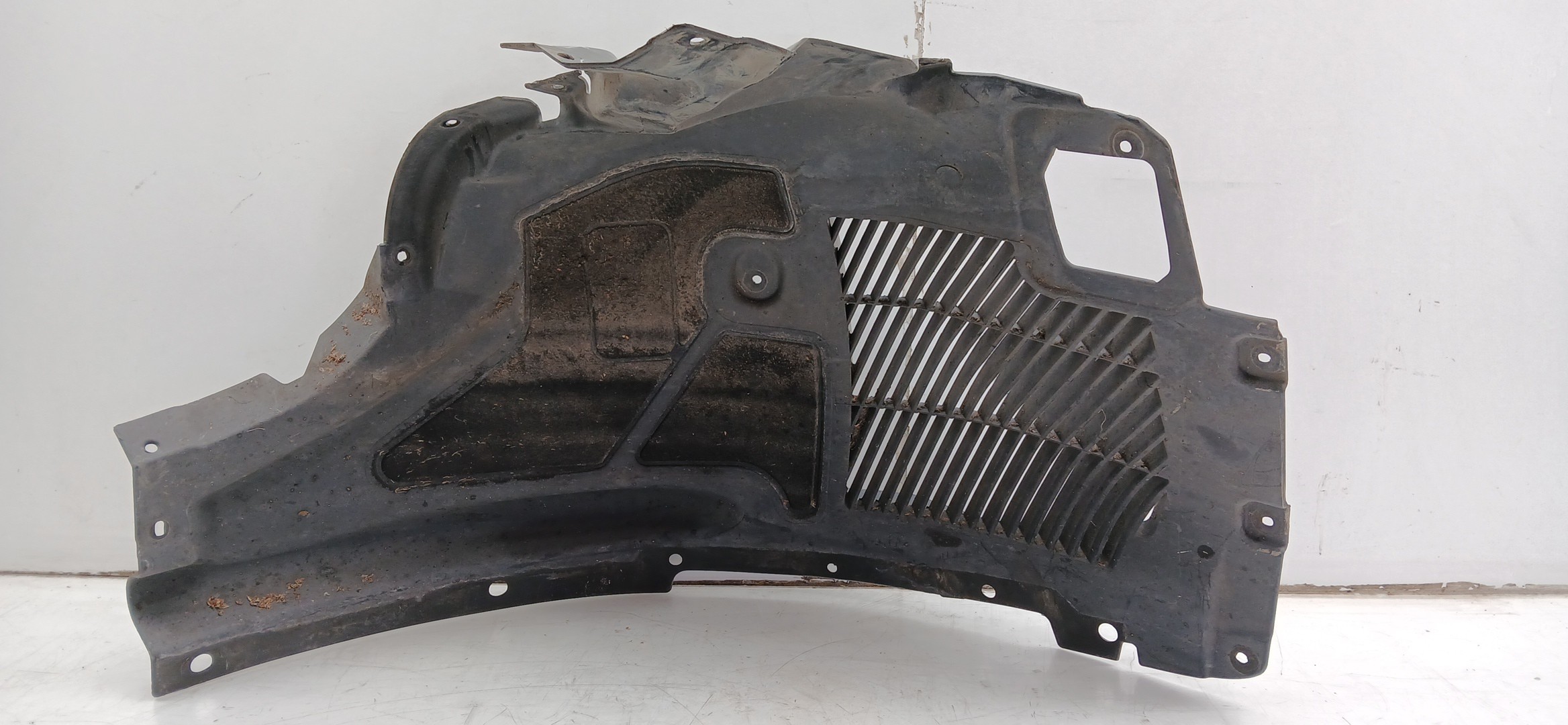 Front wheel arch left BMW X5 (F15, F85) Imagem-1