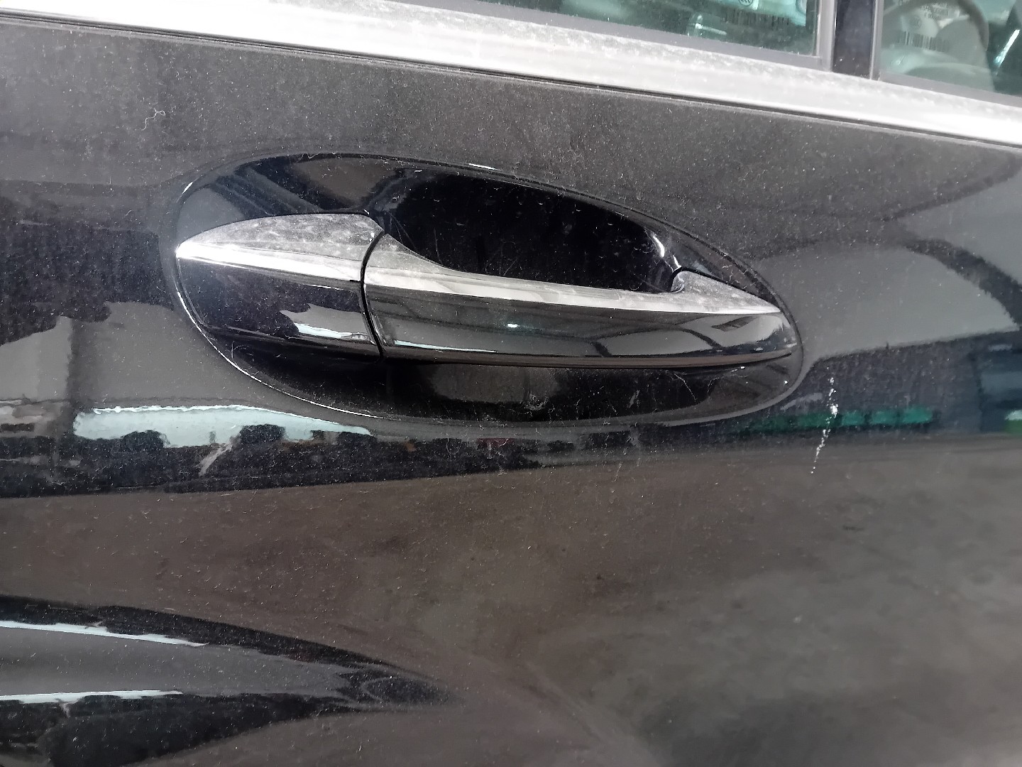 Right rear door handle