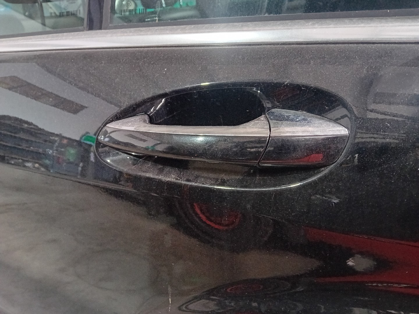 Left rear door handle