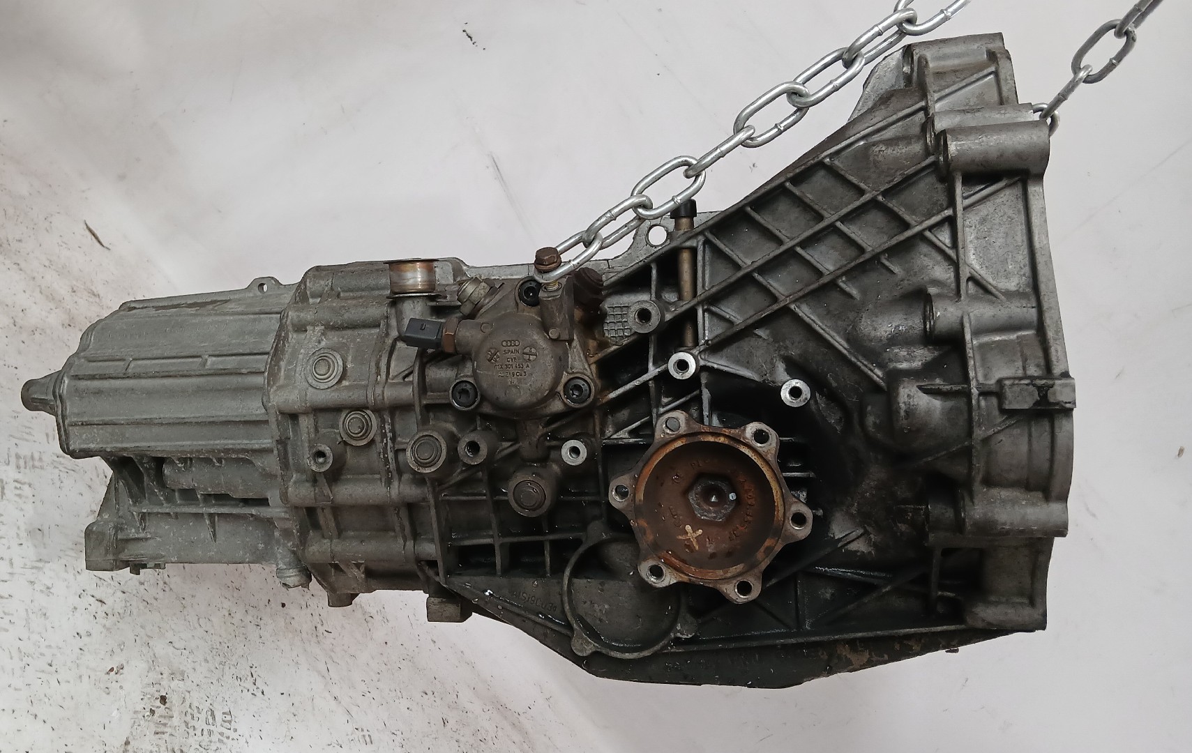 Manual gearbox AUDI A4 (8E2, B6) Imagem-1