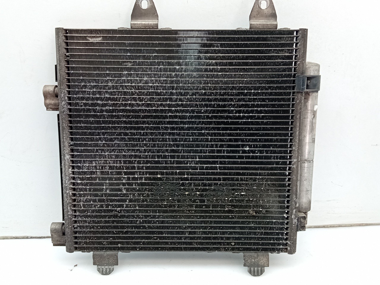 Condensatore aria condizionata (A/C) PEUGEOT 107 Imagem-1