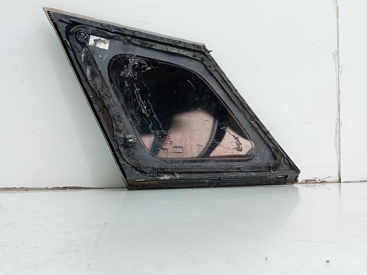 Vetro triangolare porta posteriore destra LAND ROVER Range Rover Evoque (L538) Imagem-2