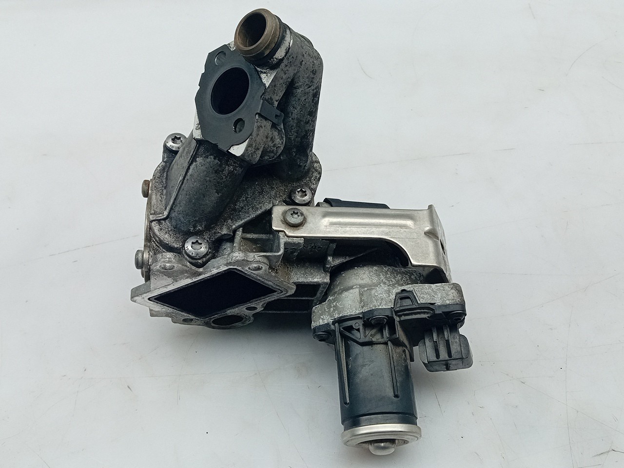 EGR valve PEUGEOT 508 SW Imagem-1