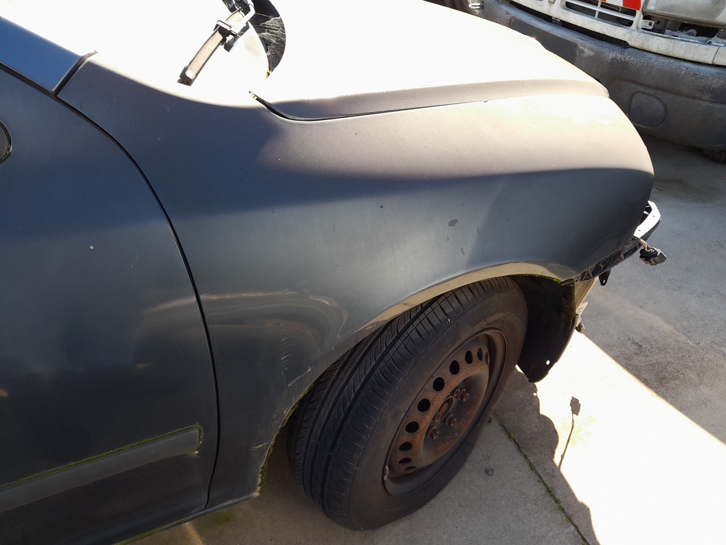 Right fender SKODA Octavia II Break (1Z5) Imagem-1