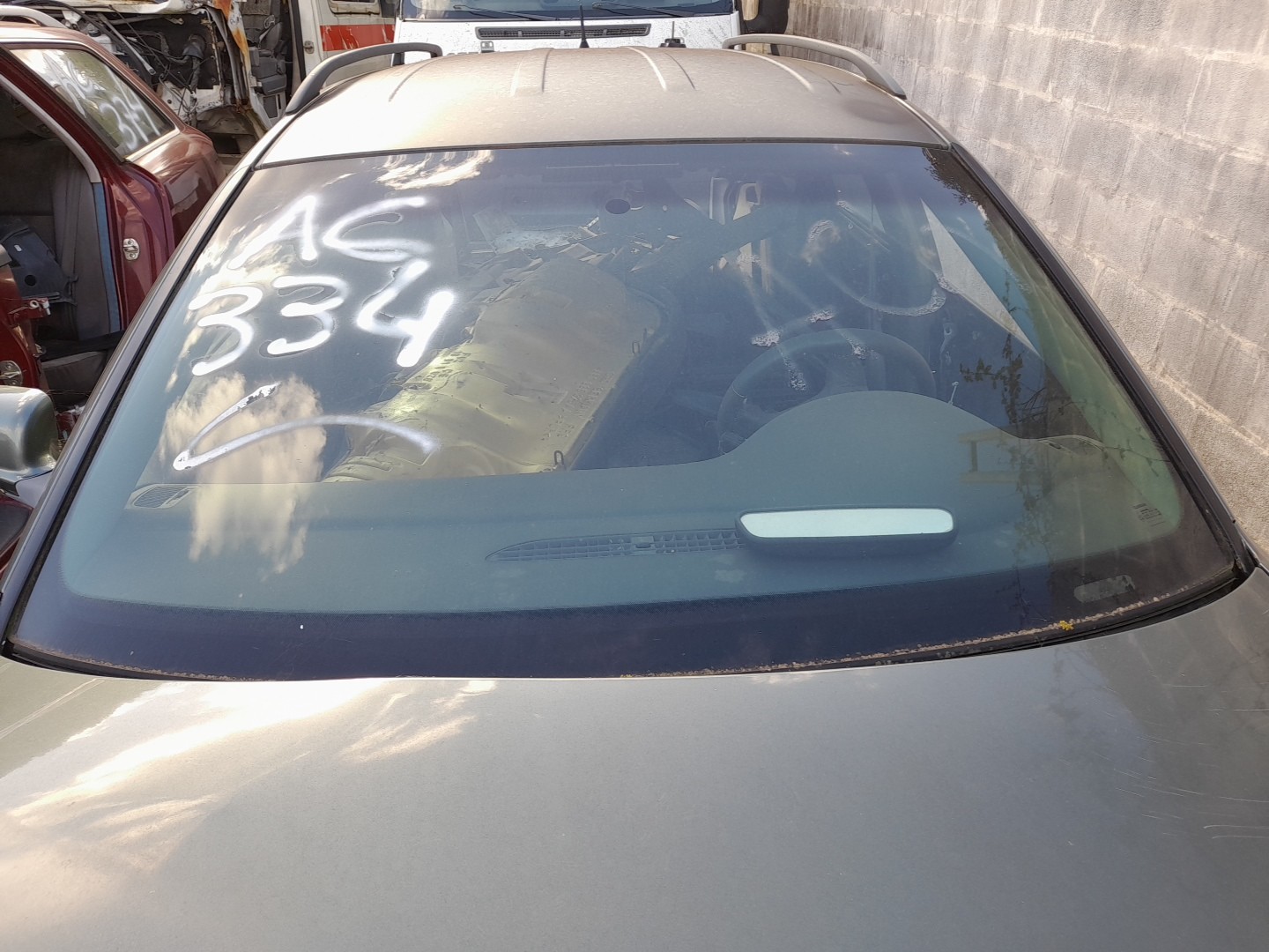 Windshield / Windscreen