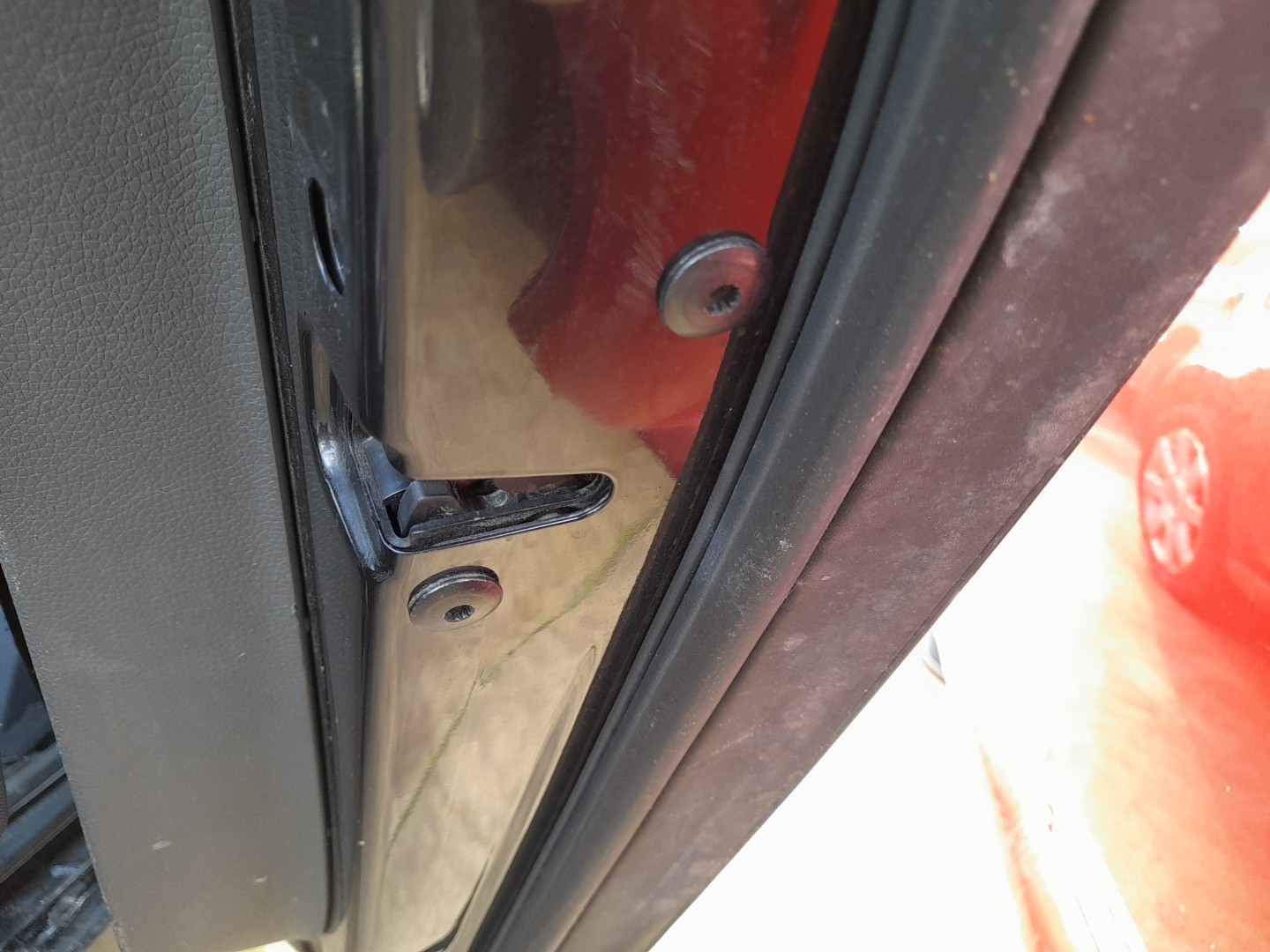 Fechadura / fecho porta trás direito
