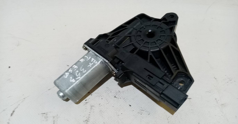 Right Rear  Door Window Regulator Motor