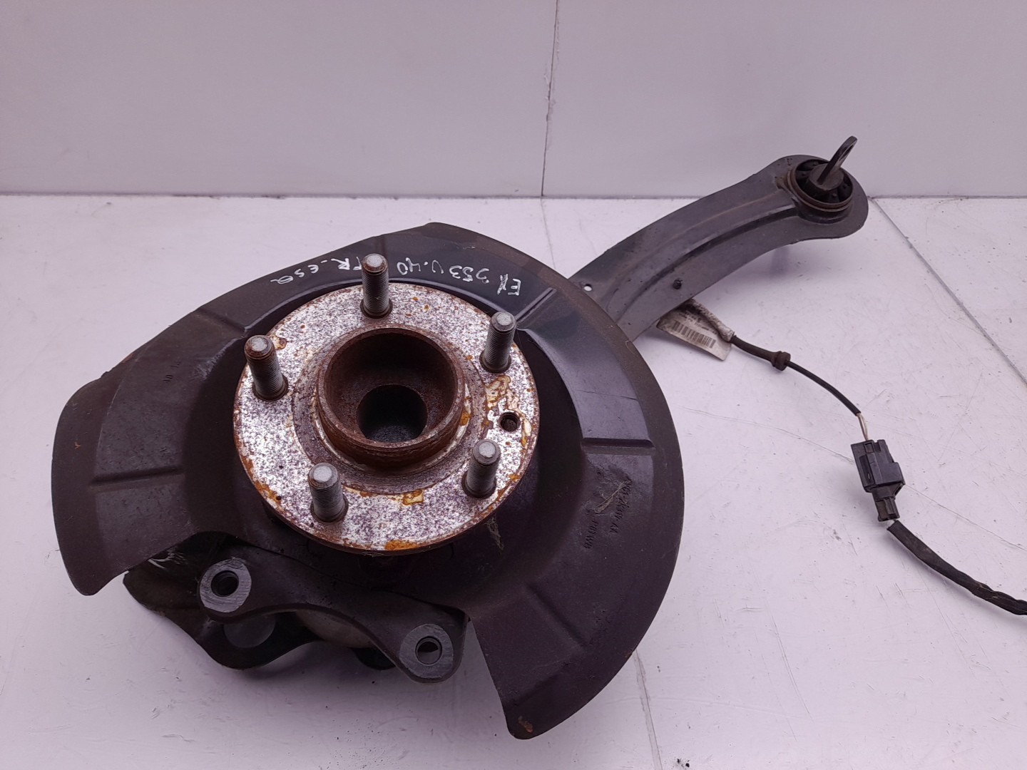 Left rear steering knuckle