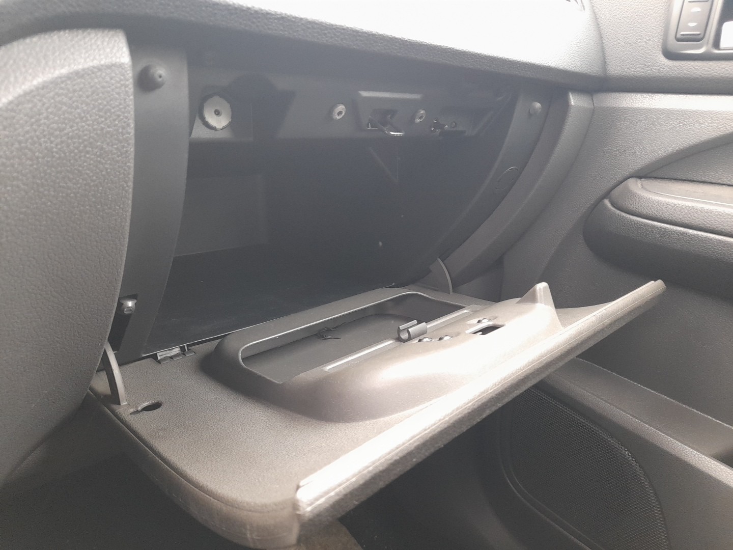 Boîte à gants FORD Focus C-Max (DM2) Imagem-1