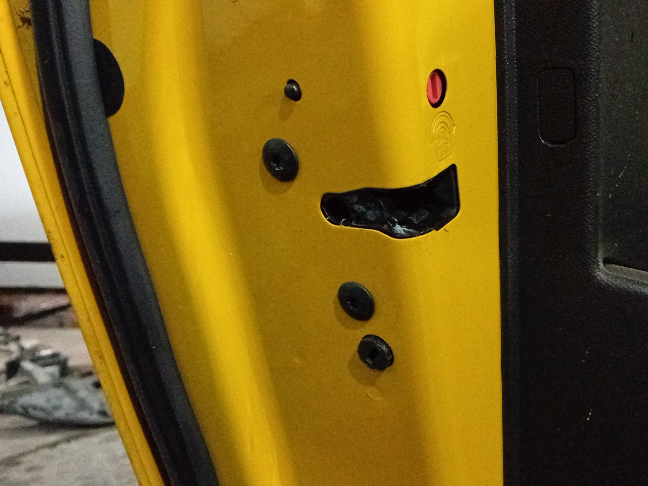 Fechadura / fecho porta trás esquerdo