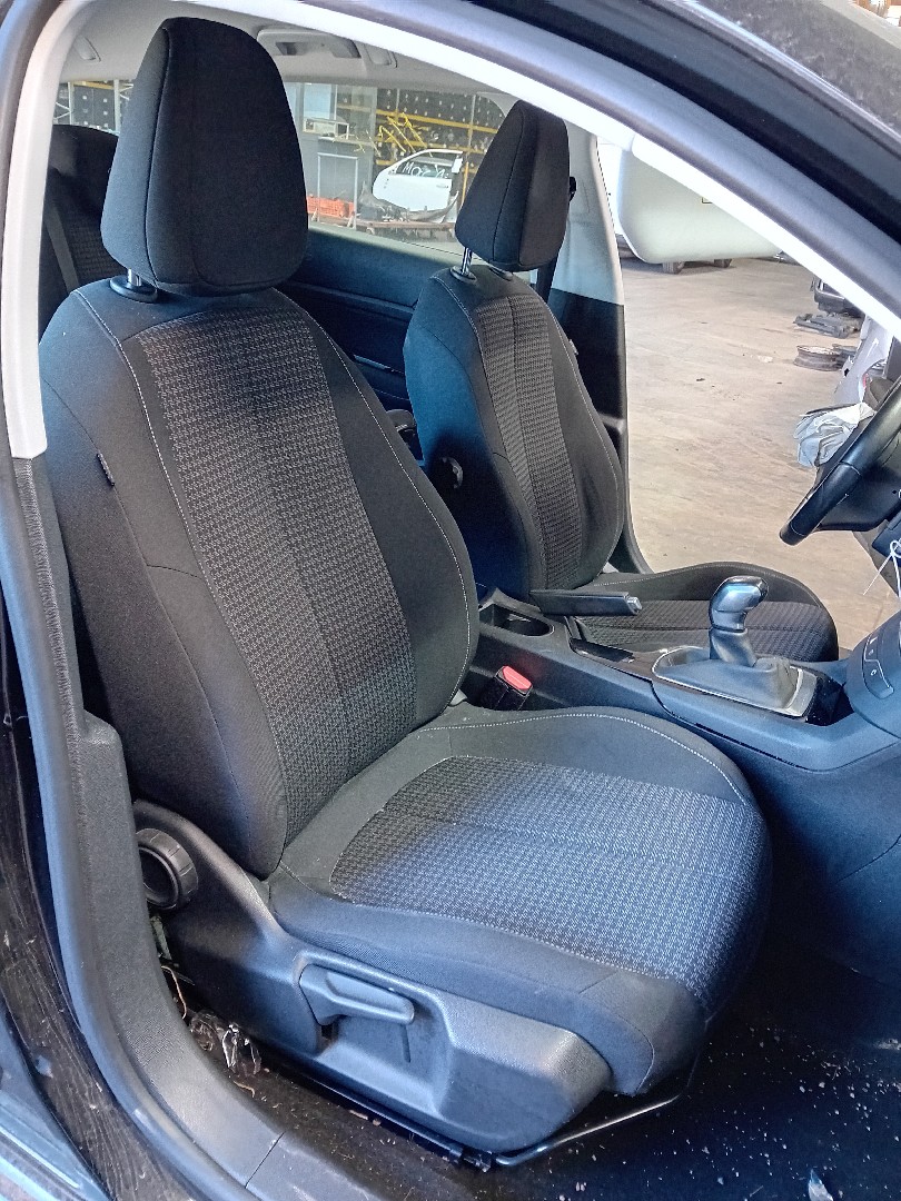 Seats set PEUGEOT 308 SW II Van (LC_) Imagem-1