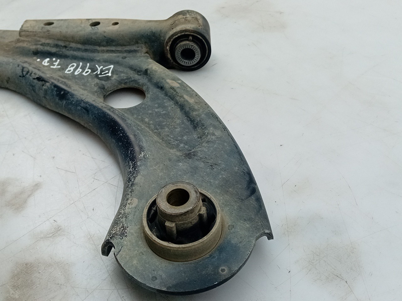 Brazo suspensión delantero derecho PEUGEOT 308 SW II Van (LC_) Imagem-1