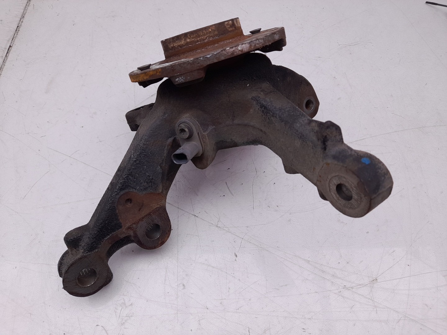 Right front steering knuckle PEUGEOT 208 II Imagem-1