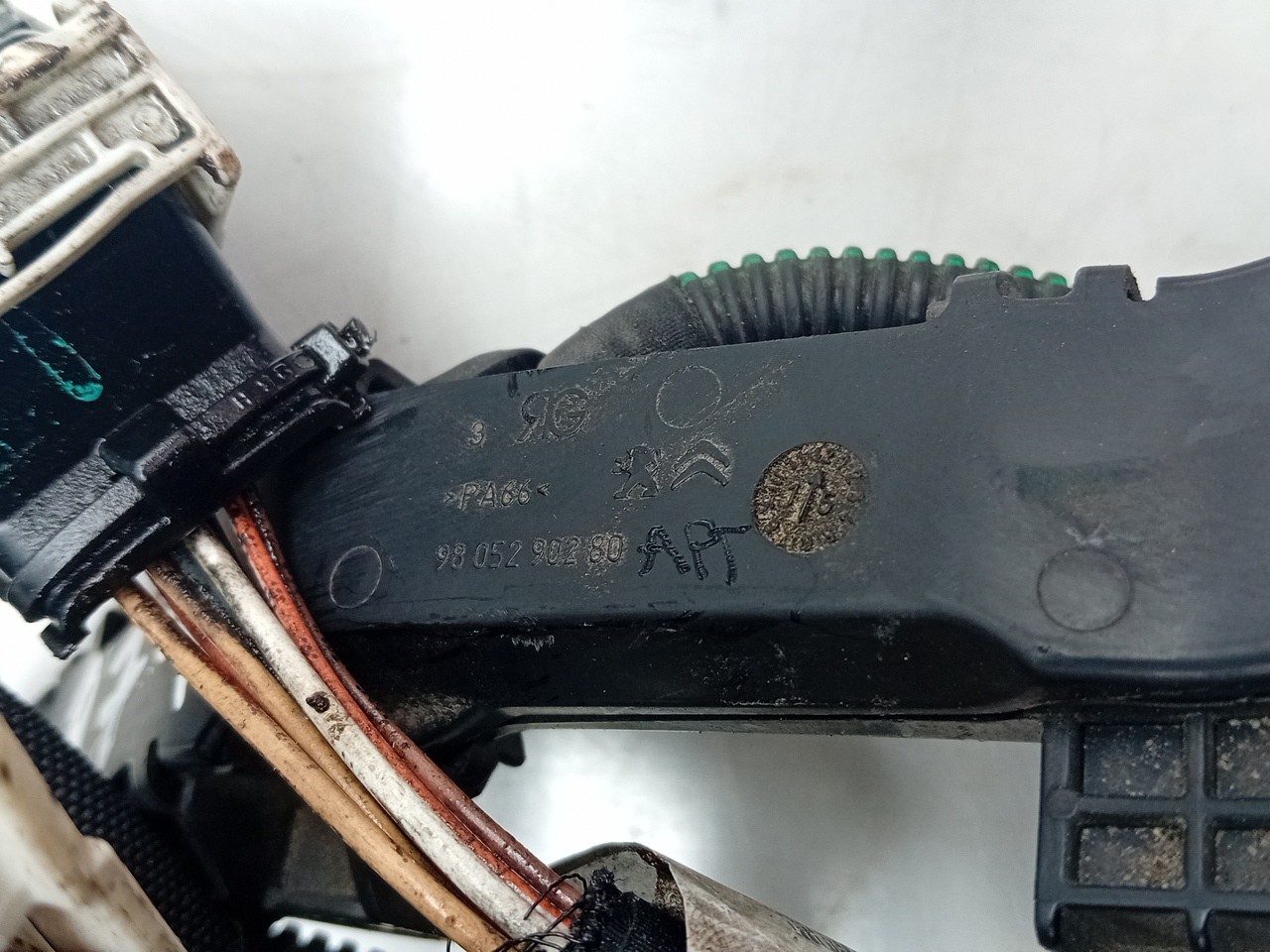 Engine electrical installation / engine wiring PEUGEOT 208 Imagem-2