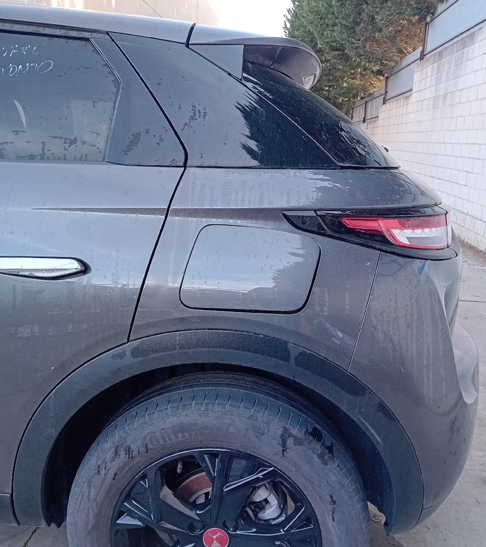 Left rear quarter panel
