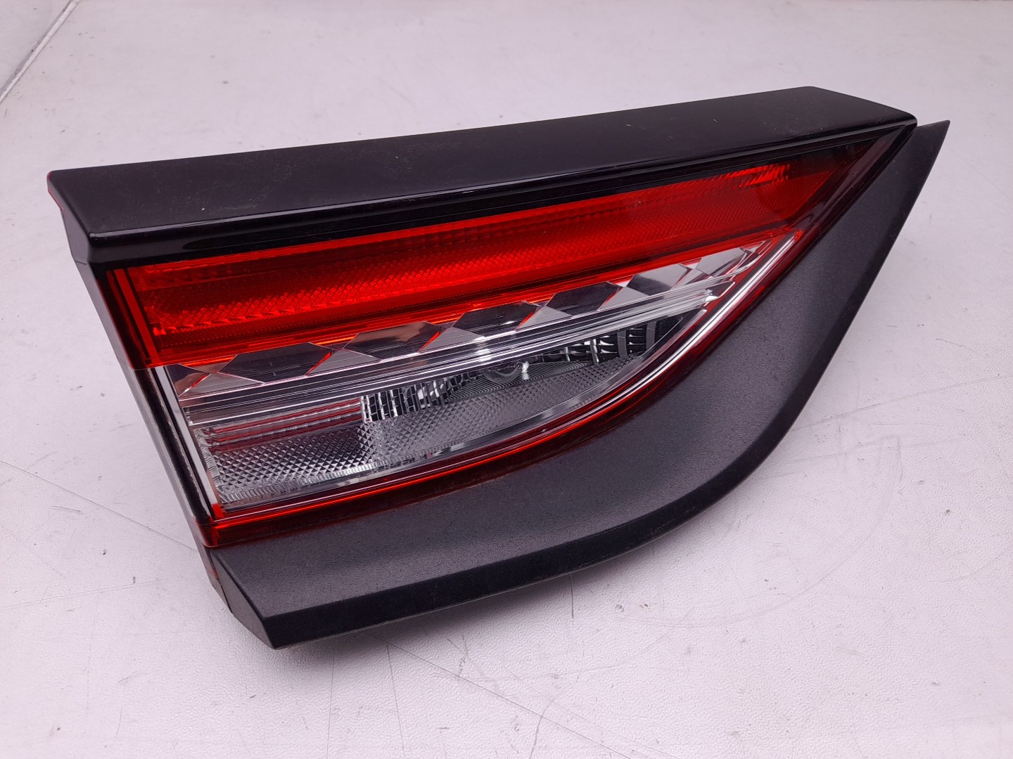 Left Tailgate light 