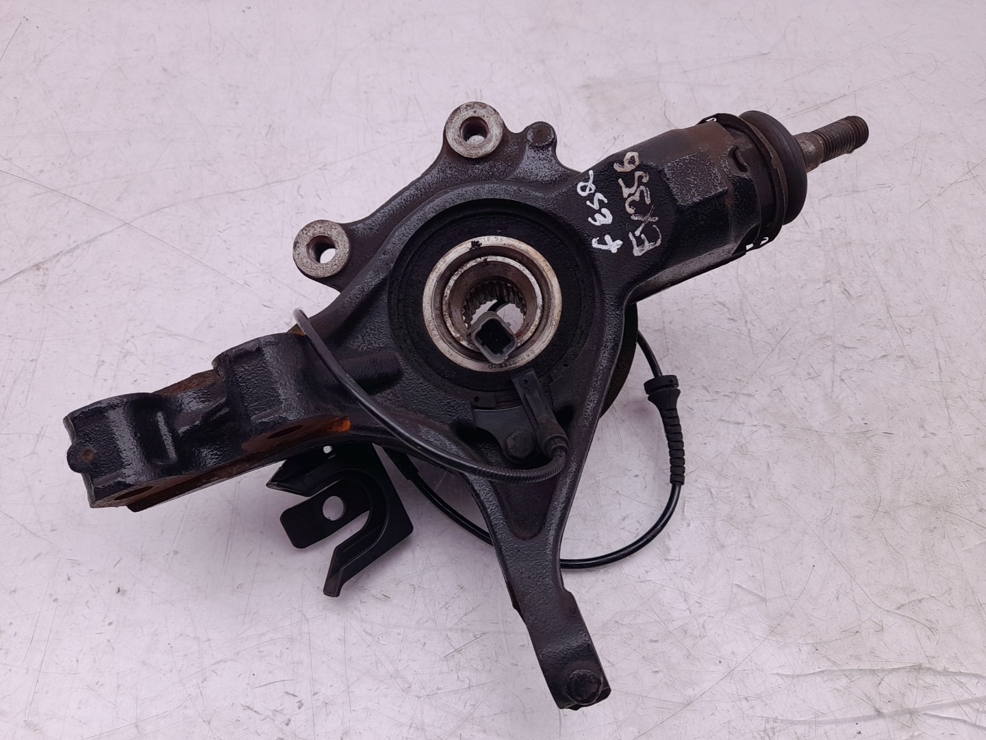 Left front steering knuckle PEUGEOT 308 SW Imagem-1
