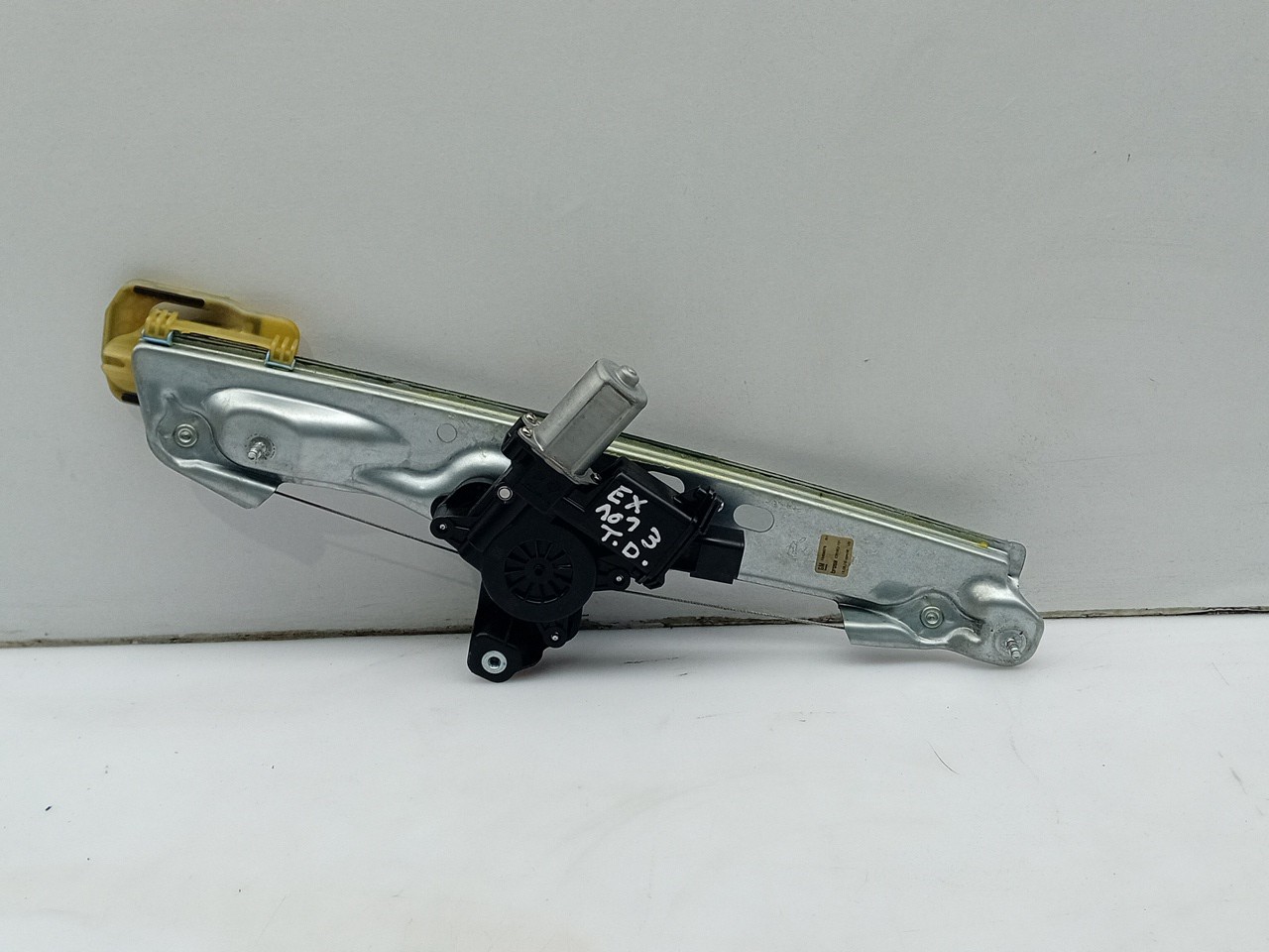 Right rear window regulator