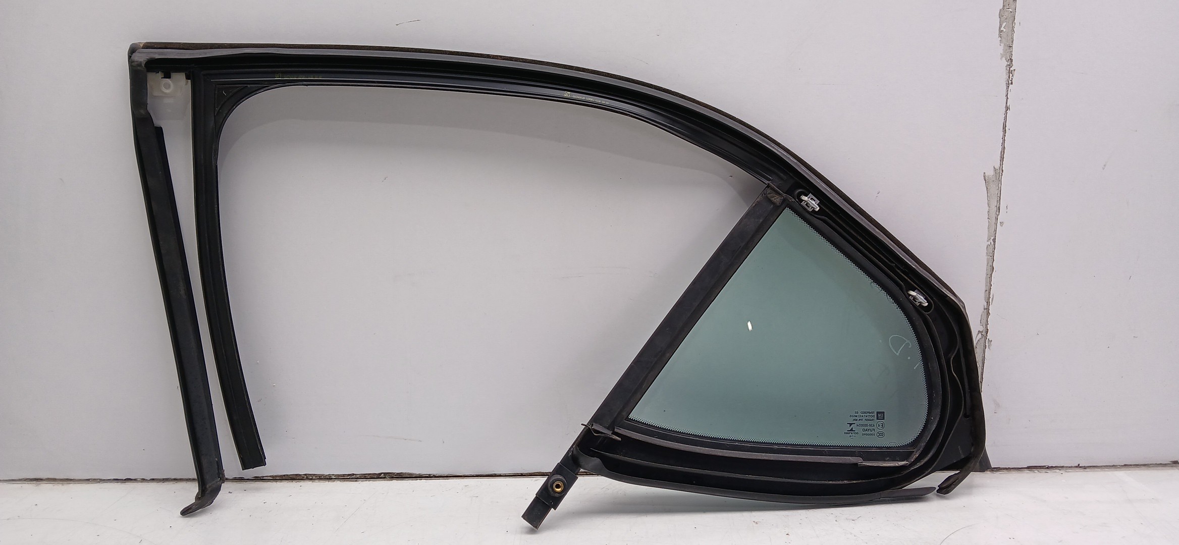 Vidro triangular da porta trás direito OPEL Astra K Imagem-1