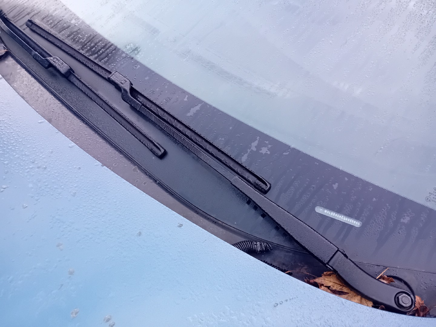 Windscreen wiper arm Right front
