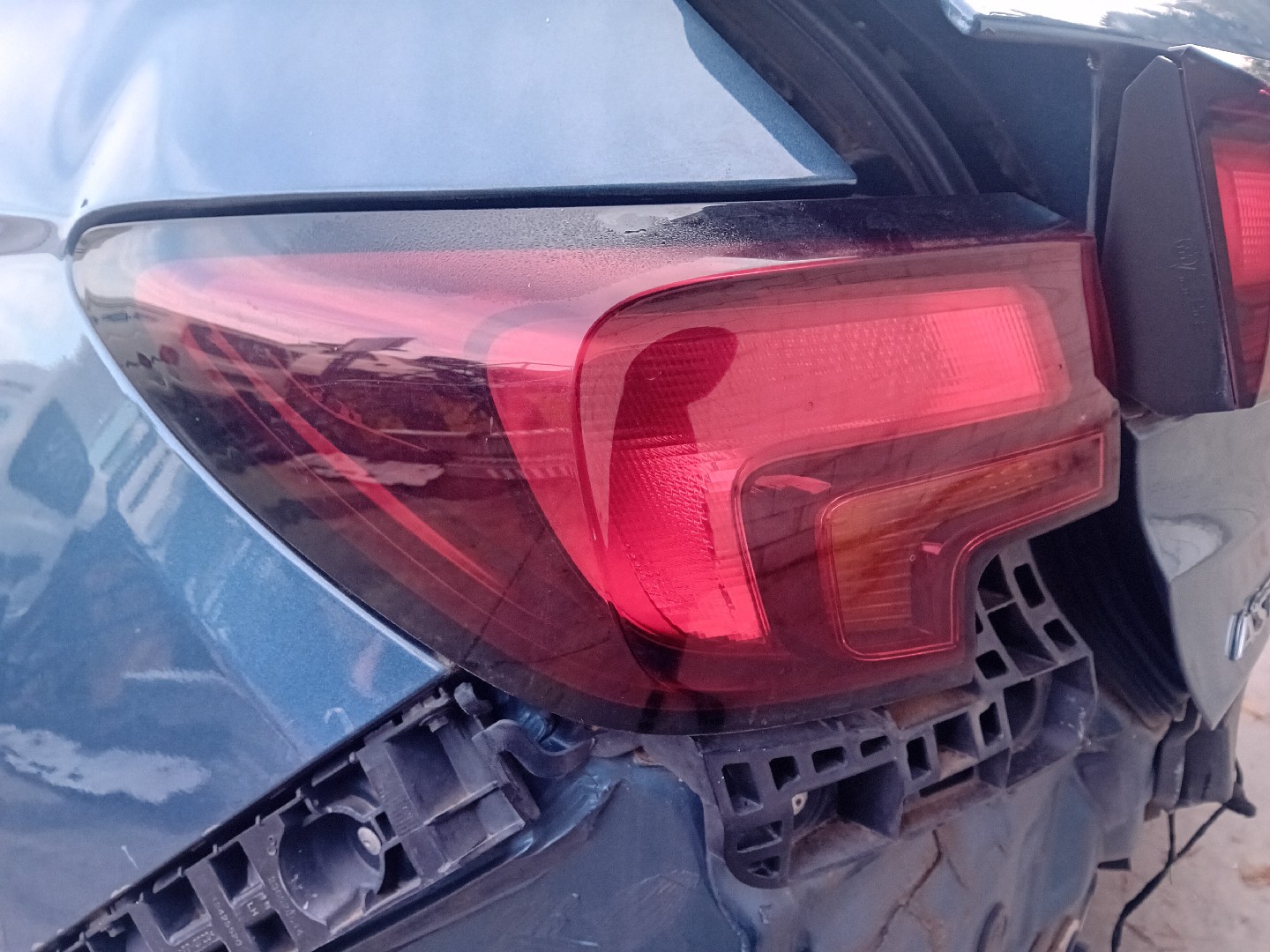 Left Tail light