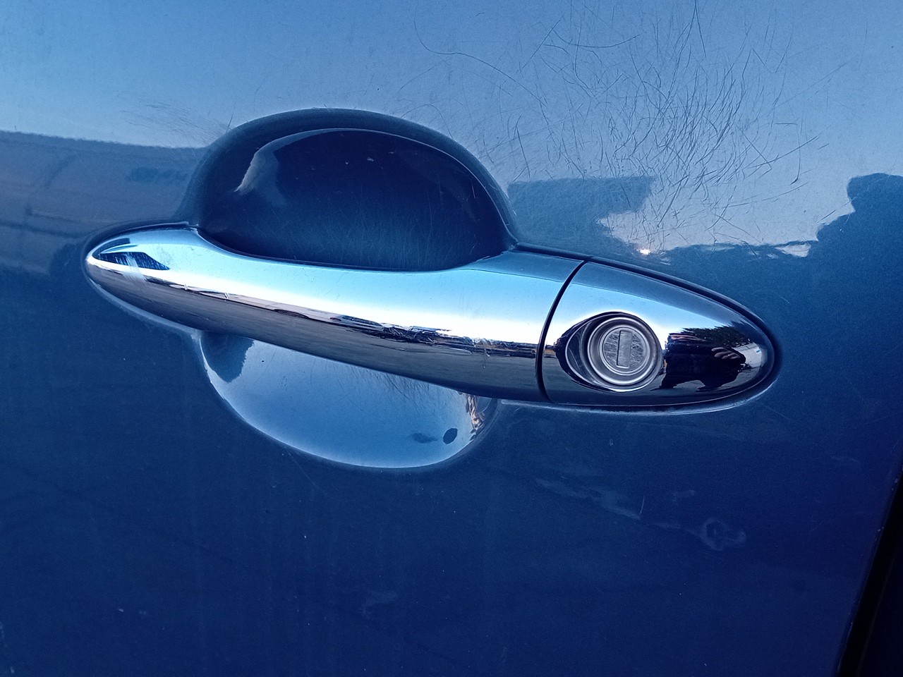 Left front door handle