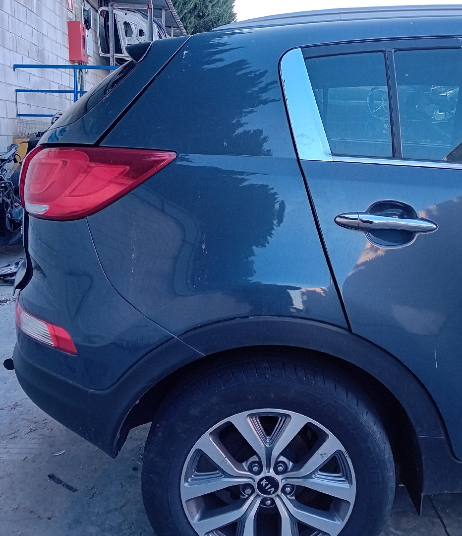 Right rear quarter panel