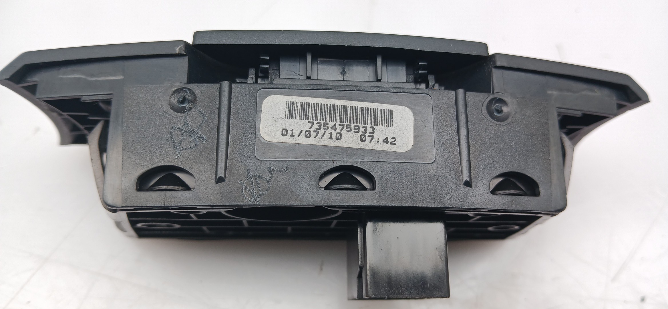 Bouton de Warning/ interrupteur 4 feux de détresse FORD Ka (RU8) Imagem-3