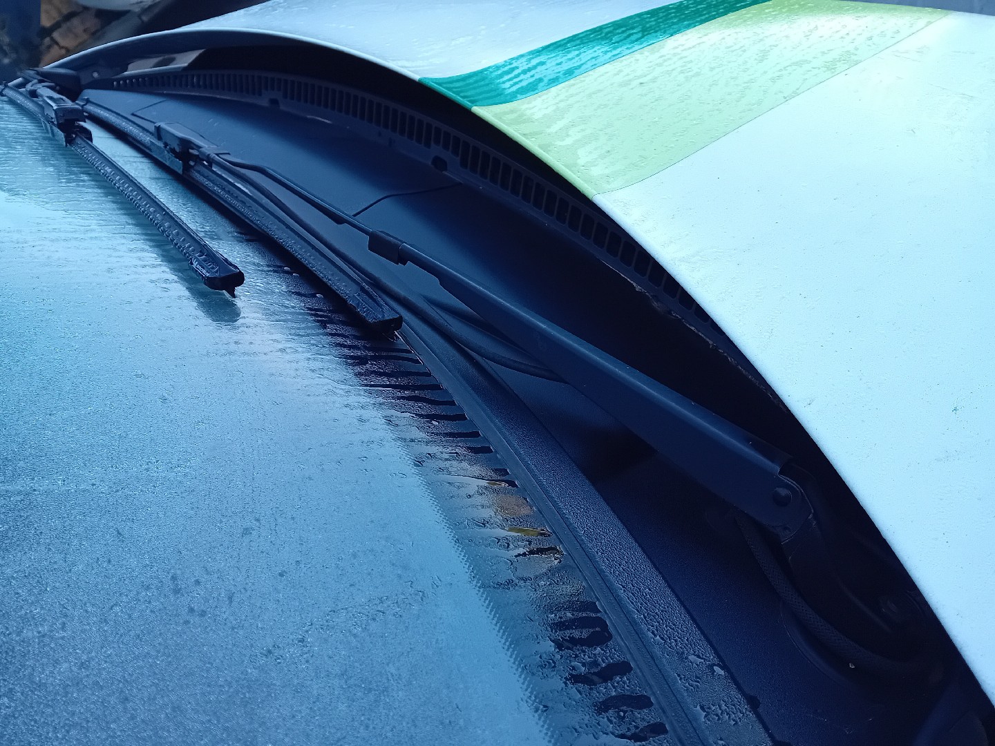 Windscreen wiper arm Right front