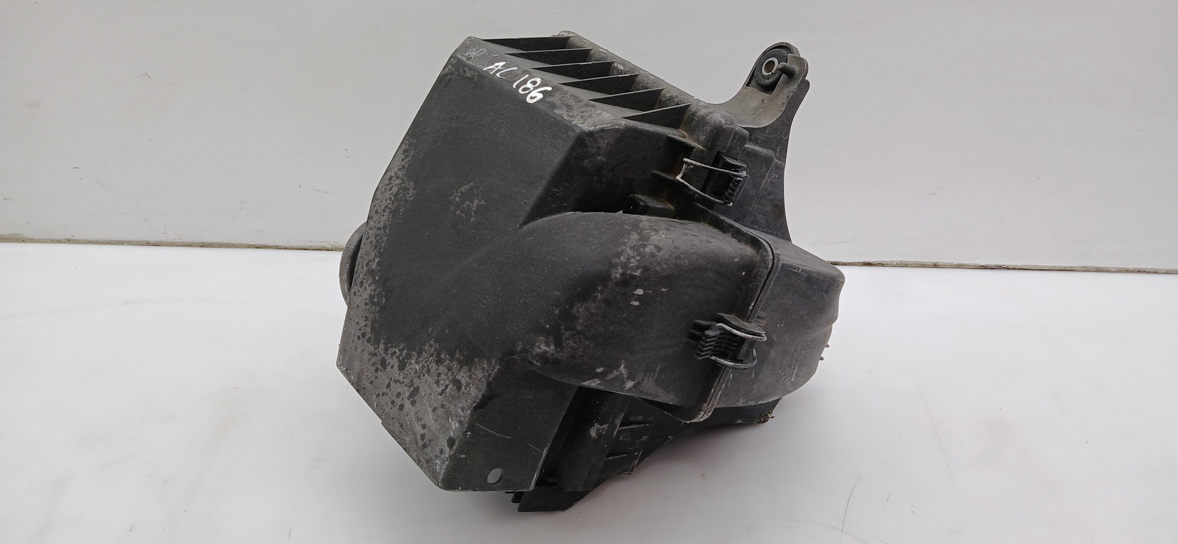Air filter box