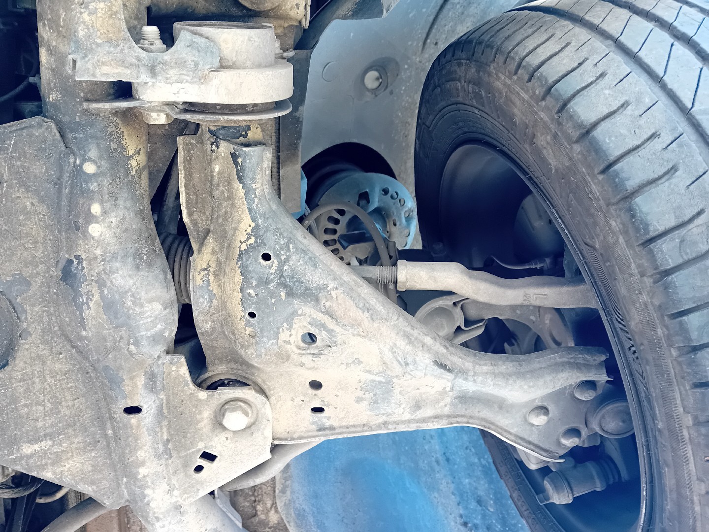 Left front suspension arm