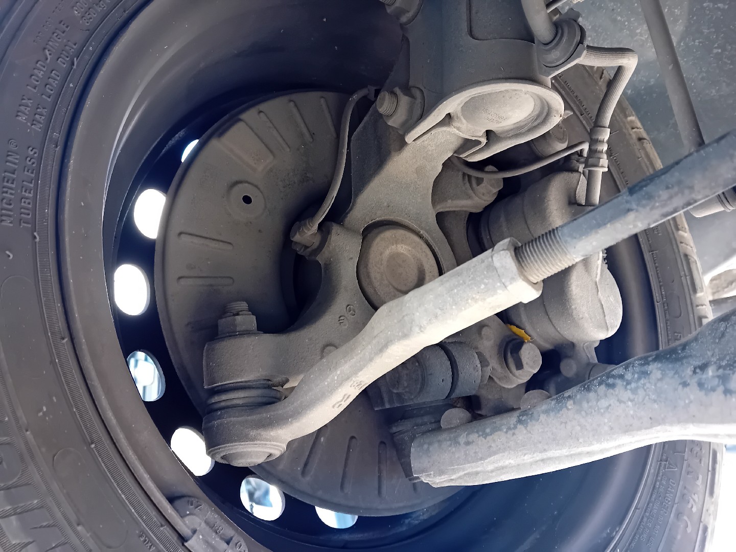 Right front steering knuckle