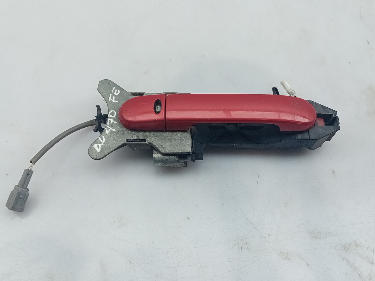Left front door handle