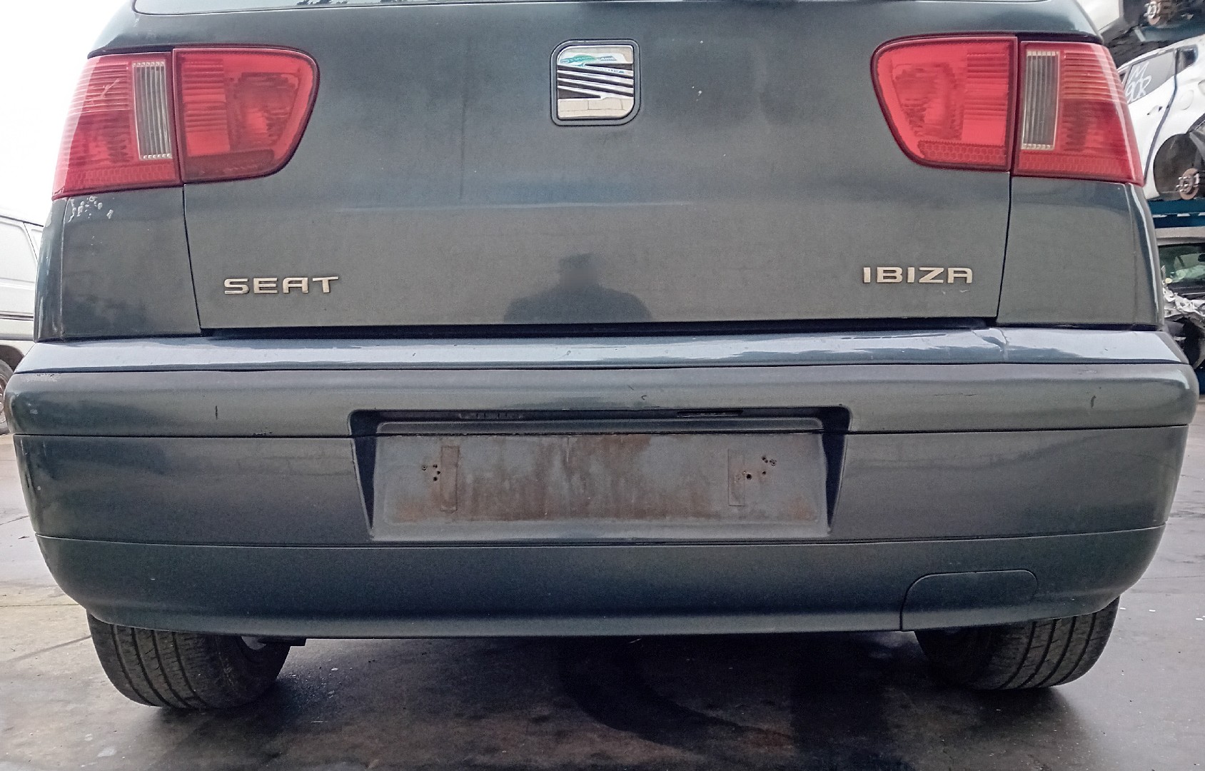 Parachoques Trasero SEAT Ibiza II (6K1) Imagem-1