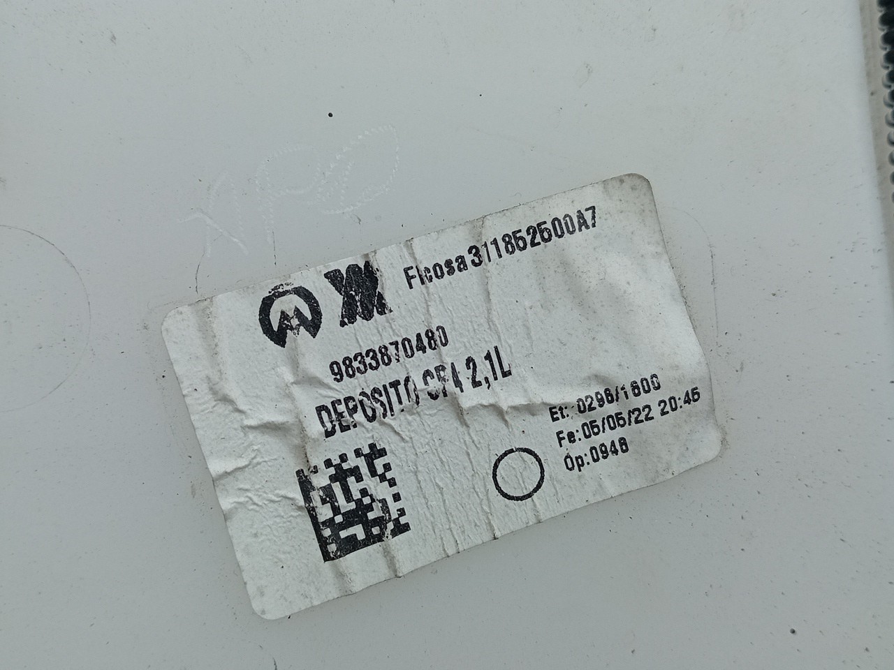 Windshield washer tank CITROËN C4 III Imagem-2