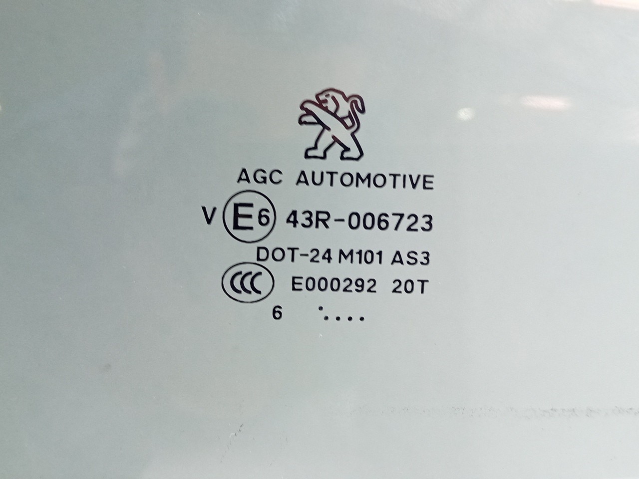 Vidro porta trás direito PEUGEOT 2008 I (CU_) Imagem-1