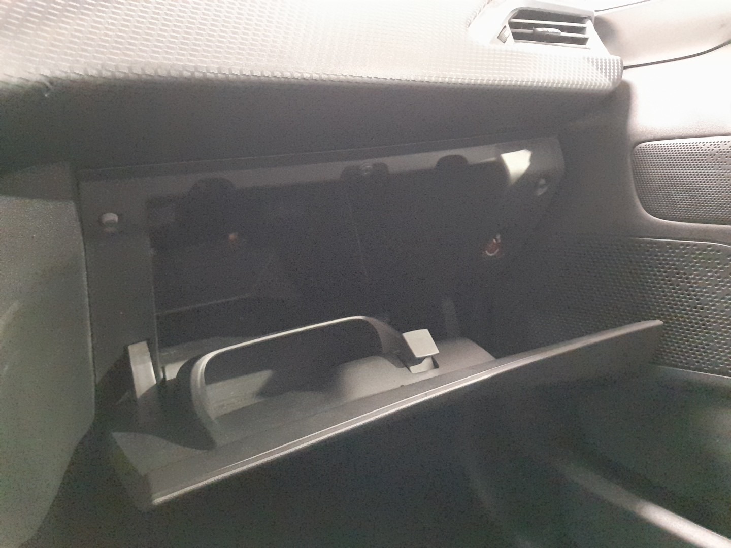 Guantera PEUGEOT 2008 I (CU_) Imagem-1